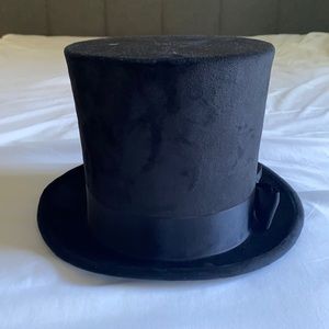 Black Top Hat